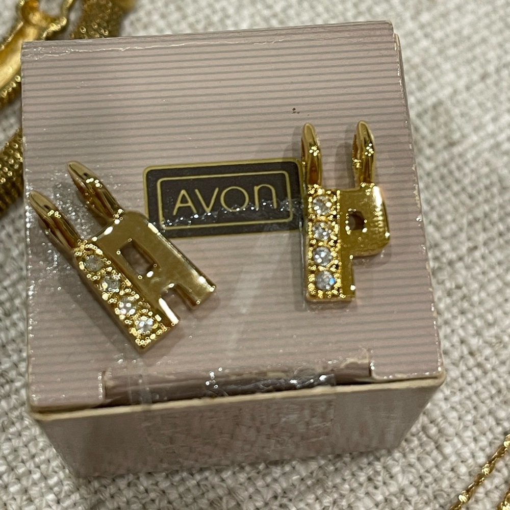 Vintage Avon Pendant